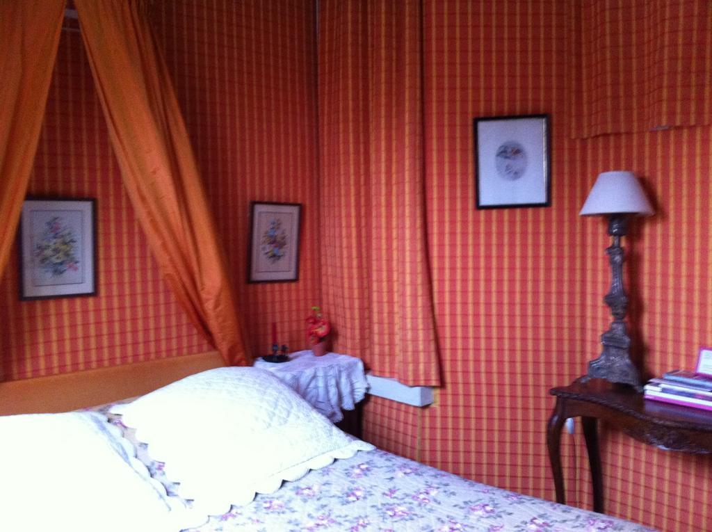 La Rolandière Faverges-de-la-Tour Chambre photo