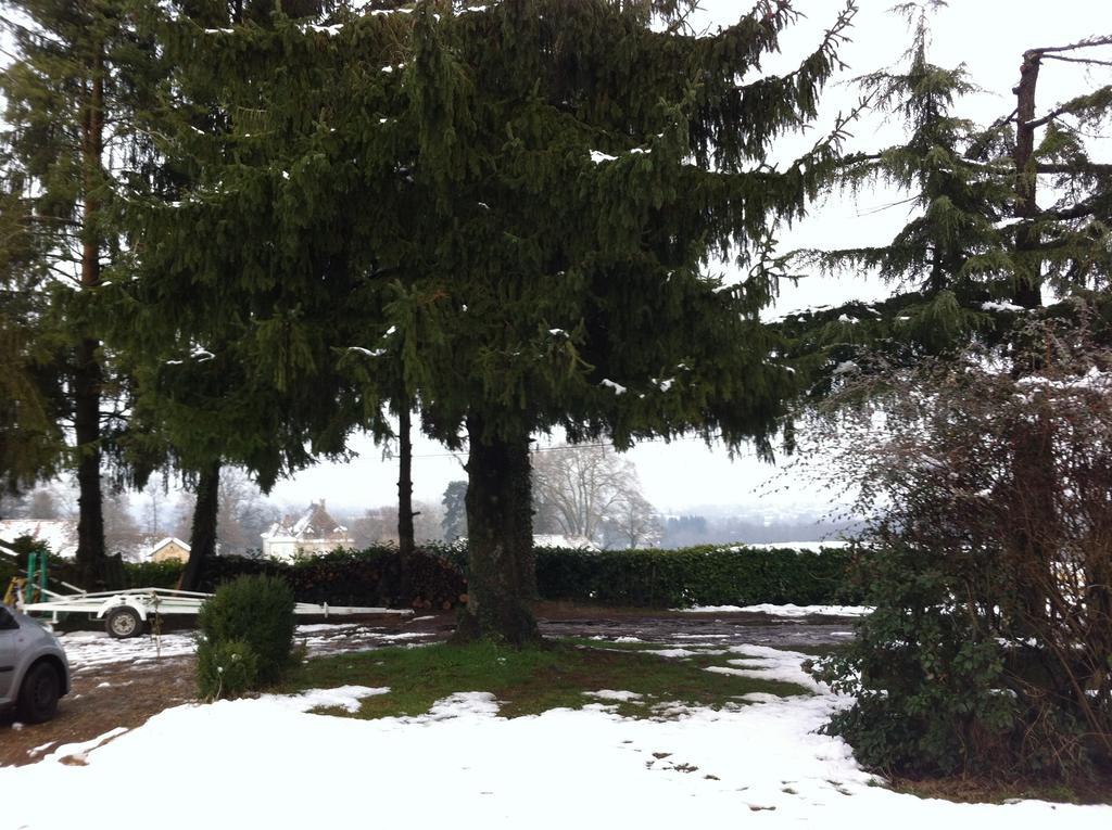 La Rolandière Faverges-de-la-Tour Chambre photo