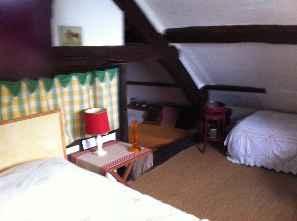 La Rolandière Faverges-de-la-Tour Chambre photo