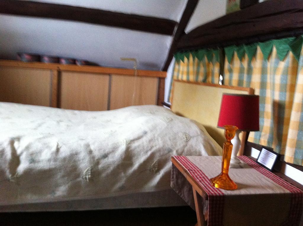 La Rolandière Faverges-de-la-Tour Chambre photo